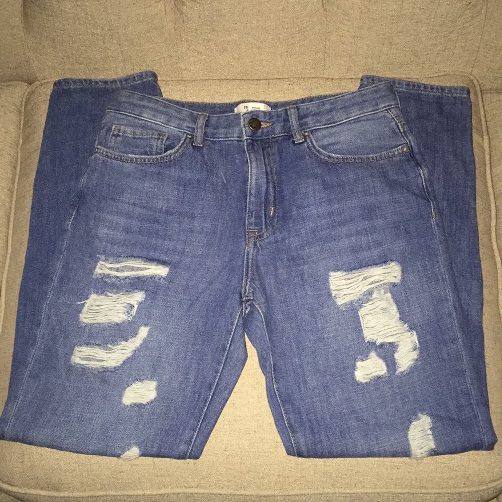 Forever 21 distress boyfriend jeans